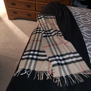 Burberry cashmere scarf